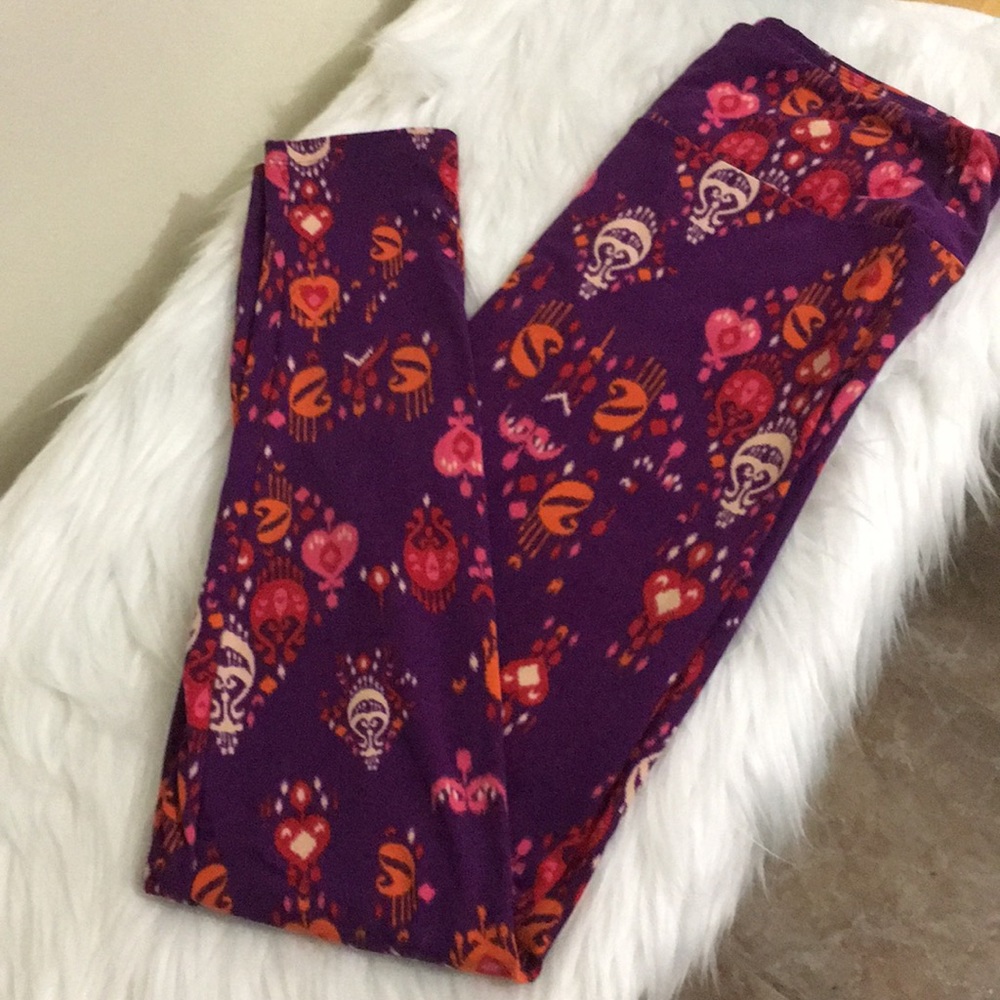 LuLaRoe‎ Leggings one size tall and curvy purple